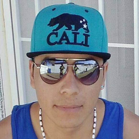 Meet your Posher, Martínez - Picture 1 of 1